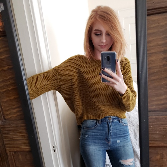 Express cropped olive green sweater, tie back - Picture 2 of 5